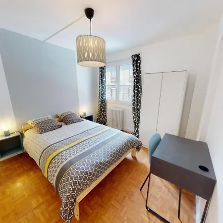 Rue Anatole France - 5 Pieces *